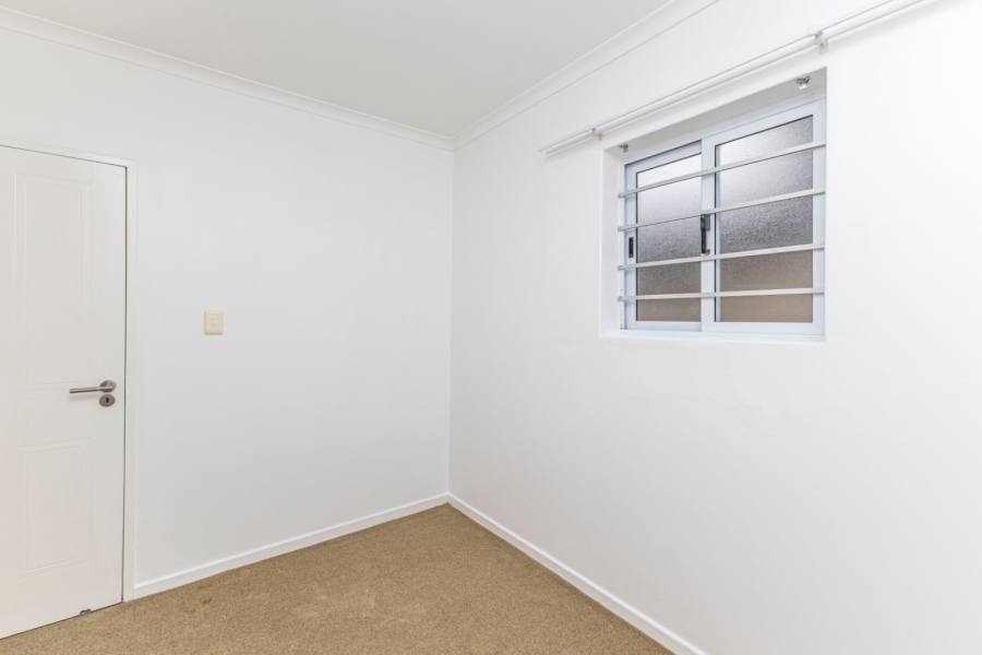 2 Bedroom Property for Sale in Whispering Pines Western Cape
